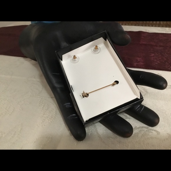 AVON BEAUTIFUL VINTAGE PIERCED EARRINGS AND BOLD BROOCH SET / NEVER USED - Picture 2 of 5